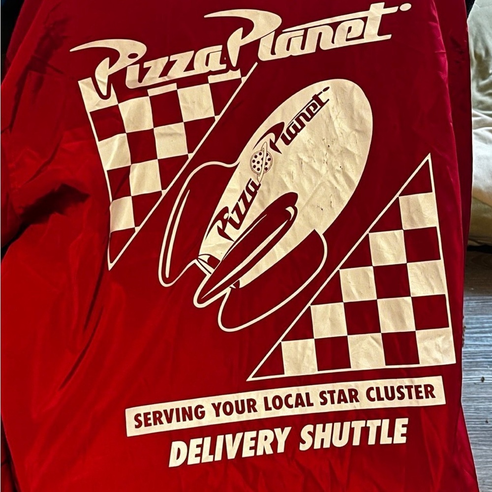 OFFICIAL DISNEY PIXAR RARE RETIRED PIZZA PLANET WINDBRAKER